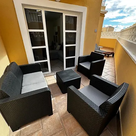 Апартаменти Cozy At El Duque